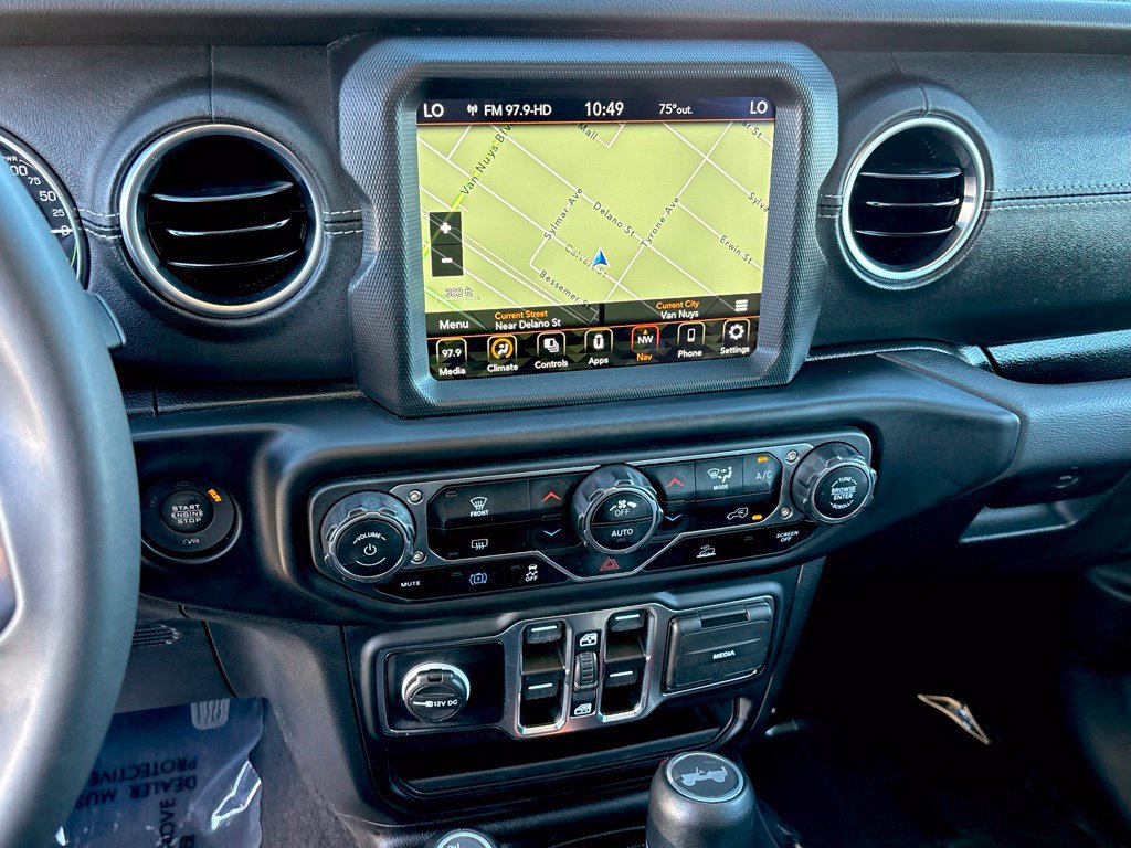Used 2023 Jeep Wrangler Unlimited Sahara AWD/4WD image 16