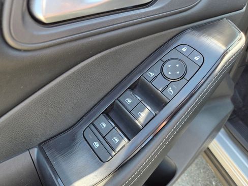 Used 2025 Nissan Rogue SV FWD image 14