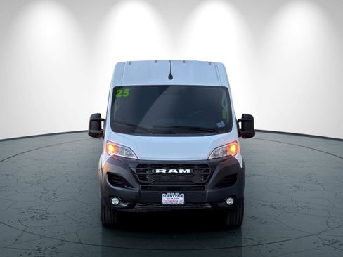 Used 2025 RAM ProMaster 2500 w/ Convenience Group image 9