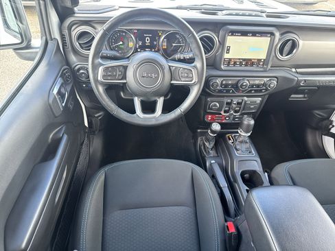 Used 2021 Jeep Wrangler Unlimited Rubicon 4xe w/ Cold Weather Group AWD/4WD image 7