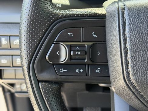 Used 2025 Toyota Tacoma SR AWD/4WD image 24