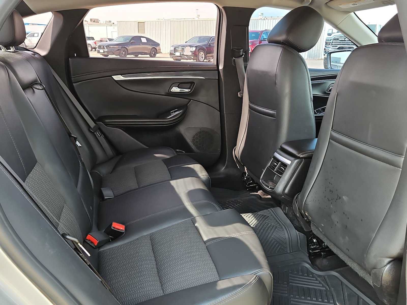 Used 2018 Chevrolet Impala LT FWD image 17