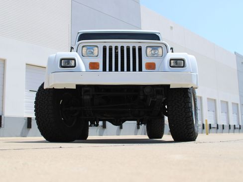 Used 1991 Jeep Wrangler Renegade AWD/4WD image 25
