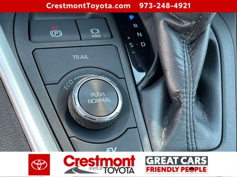 Used 2022 Toyota RAV4 LE AWD/4WD image 25
