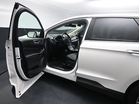 Used 2018 Ford Edge Titanium w/ Equipment Group 302A AWD/4WD image 8