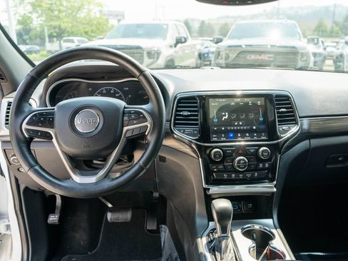 Used 2019 Jeep Grand Cherokee Altitude AWD/4WD image 14