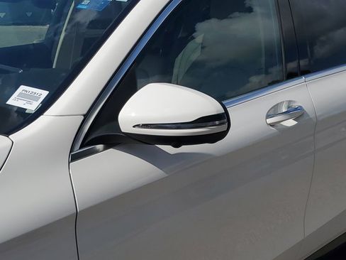 Used 2022 Mercedes-Benz GLC 300 image 12