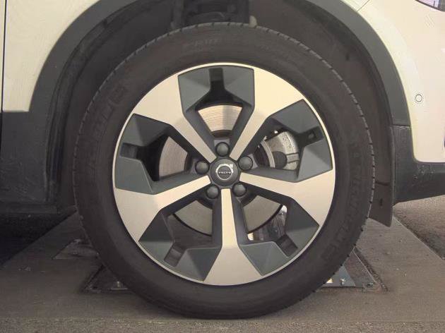 Used 2026 Volvo XC40 B5 Plus AWD/4WD image 6