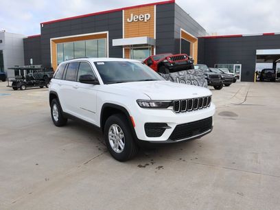 New 2025 Jeep Grand Cherokee Laredo w/ Trailer Tow Package