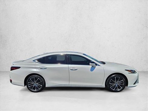 Used 2024 Lexus ES 300h w/ Premium Package FWD image 4