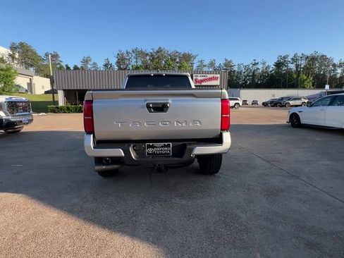Used 2024 Toyota Tacoma TRD Sport RWD image 5