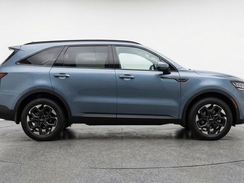 Used 2024 Kia Sorento S AWD/4WD image 11