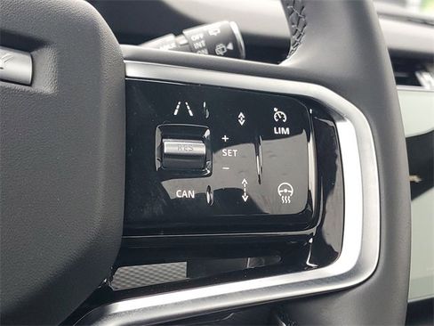 Used 2025 Land Rover Discovery Sport Dynamic SE image 28