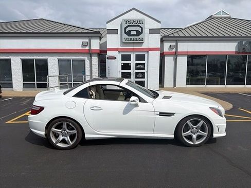 Used 2015 Mercedes-Benz SLK 250 image 9