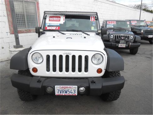 Used 2013 Jeep Wrangler Unlimited Rubicon w/ Connectivity Group image 2