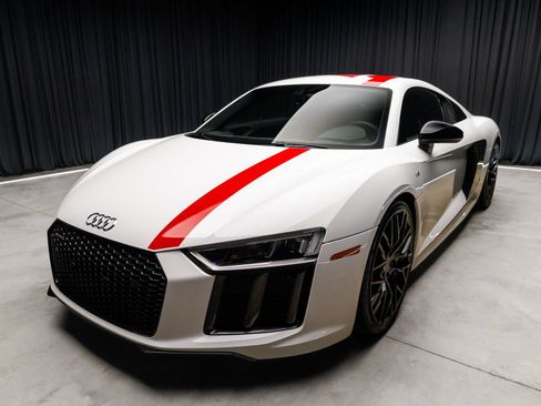 Used 2018 Audi R8 V10 w/ 20" Wheel Package RWD image 11