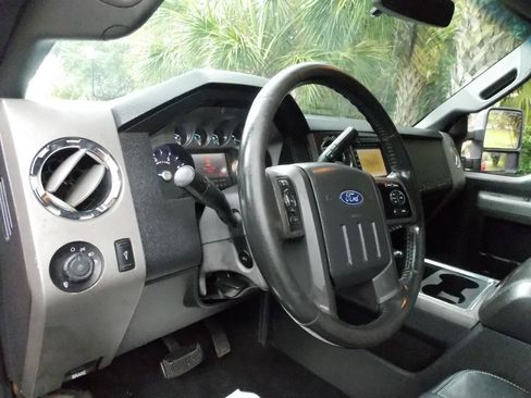 Used 2011 Ford F350 Lariat w/ Lariat Interior Pkg AWD/4WD image 2