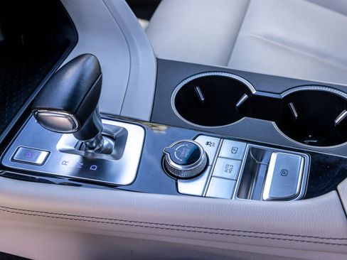 Used 2025 Genesis G70 2.5T RWD image 25
