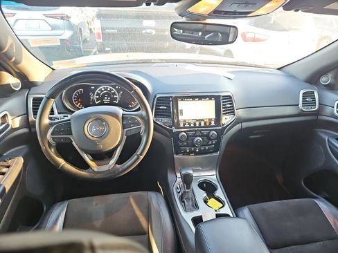 Used 2020 Jeep Grand Cherokee Altitude AWD/4WD image 8