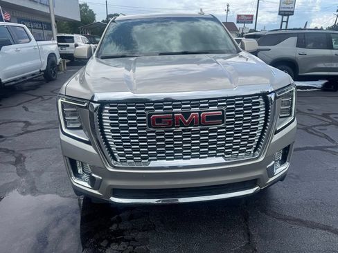 Used 2022 GMC Yukon SLT w/ SLT Luxury Package AWD/4WD image 18