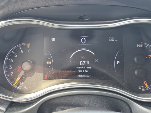 Used 2020 Jeep Grand Cherokee Limited w/ Premium Lighting Group RWD image 22
