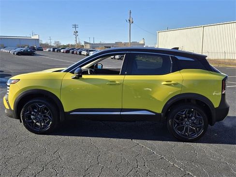 New 2026 Nissan Kicks SR w/ SR Premium Package image 4