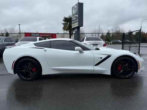 Used 2019 Chevrolet Corvette Stingray Coupe w/ Carbon Flash Badge Package RWD image 32