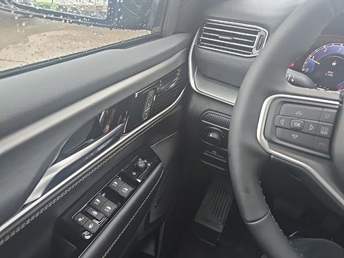 New 2026 Jeep Grand Wagoneer 4WD image 15