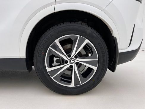 Used 2023 Lexus RX 350 Premium w/ Accessory Package AWD/4WD image 30