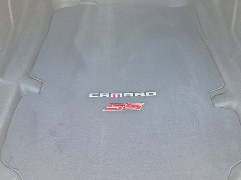 Used 2021 Chevrolet Camaro SS RWD image 11