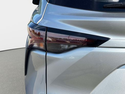 Certified 2023 Toyota Sienna XLE w/ XLE Plus Package AWD/4WD image 9