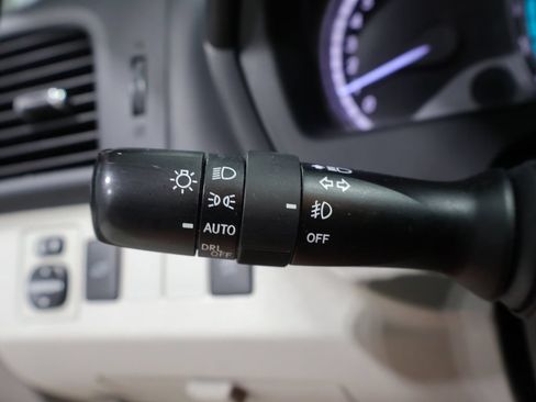 Used 2012 Toyota Venza XLE FWD image 34