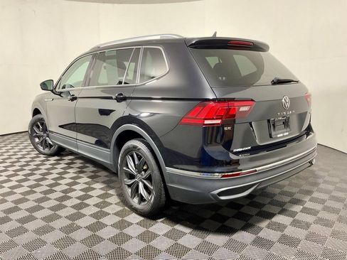 Used 2022 Volkswagen Tiguan SE AWD/4WD image 12