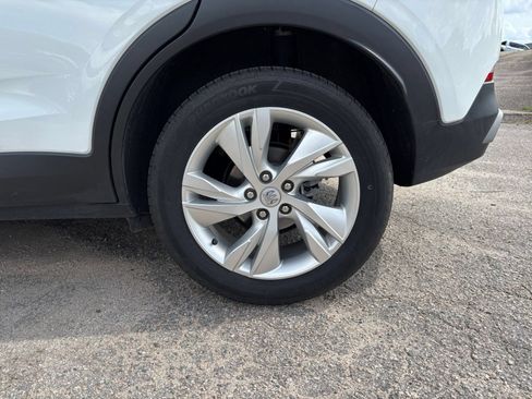 Used 2025 Buick Encore GX Preferred FWD image 29