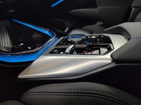 Used 2025 BMW X3 xDrive30i w/ Premium Package image 42