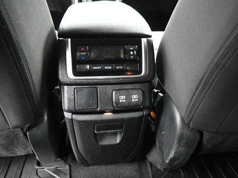 Used 2022 Subaru Ascent Premium w/ Convenience Package image 23