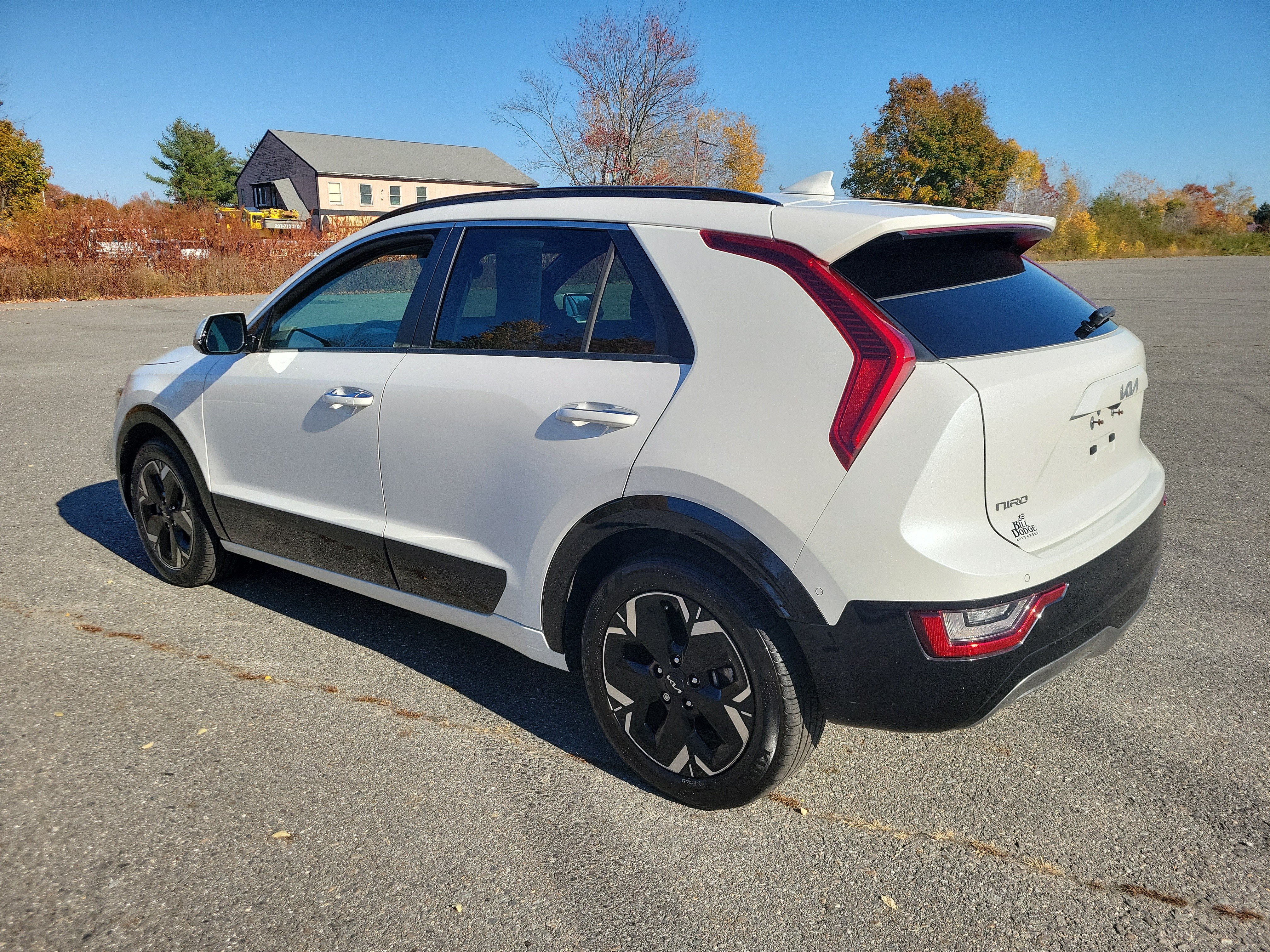 Used 2023 Kia Niro Wave w/ Wave Preserve Package FWD image 7
