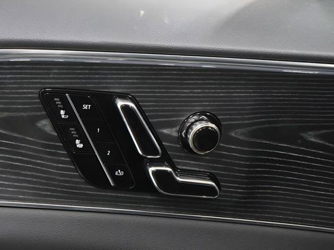 Used 2024 Cadillac Lyriq Sport AWD/4WD image 22