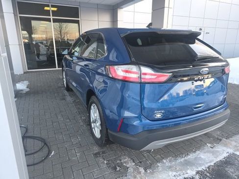 Used 2021 Ford Edge SEL w/ Convenience Package image 2