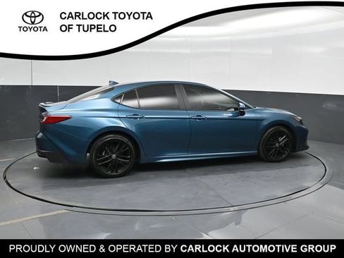 Used 2025 Toyota Camry SE FWD image 4
