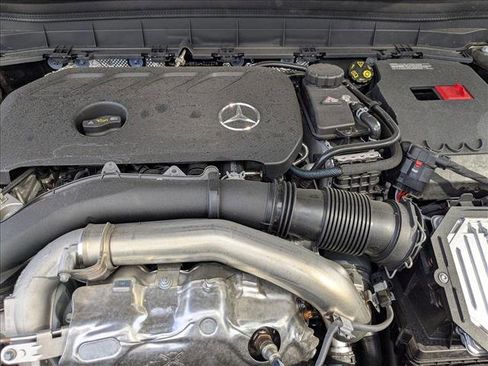 New 2025 Mercedes-Benz GLB 250 4MATIC image 16