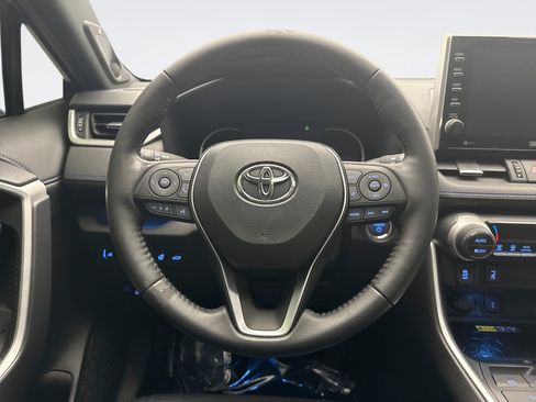Used 2022 Toyota RAV4 XSE AWD/4WD image 12