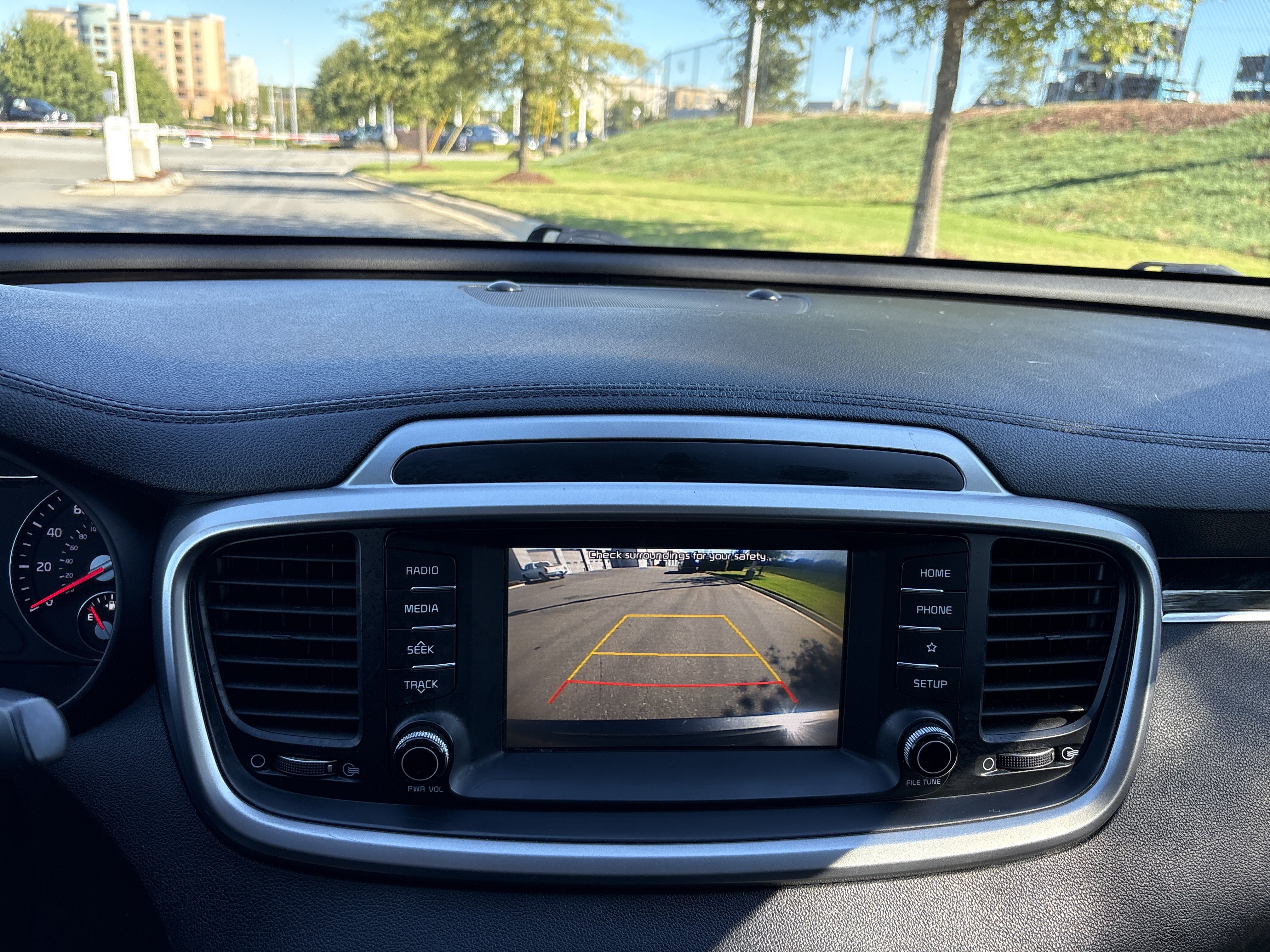 Used 2020 Kia Sorento FWD V6 image 29