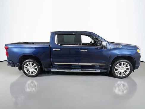 Used 2022 Chevrolet Silverado 1500 High Country w/ High Country Premium Package image 17
