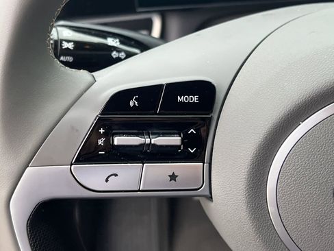 Certified 2025 Hyundai Elantra SEL image 25