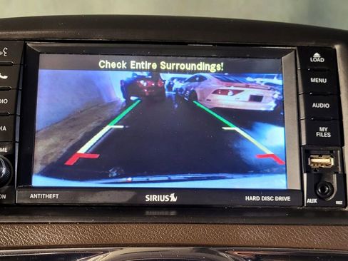 Used 2016 Chrysler Town & Country Touring image 26