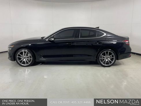 Used 2025 Genesis G70 2.5T RWD image 9