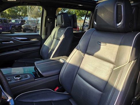 Used 2021 Cadillac Escalade ESV Sport w/ Driver Assist Tech Package AWD/4WD image 20
