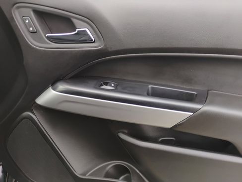 Used 2019 Chevrolet Colorado LT w/ LT Convenience Package image 31