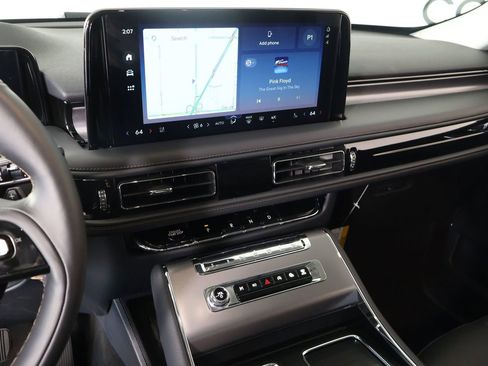 New 2026 Lincoln Aviator 2WD w/ Jet Appearance Package image 5